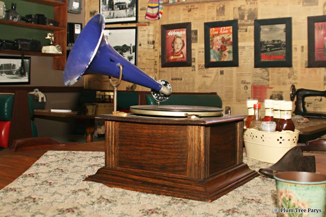 Plum Tree Parys Vintage Restaurant - Photo Gallery