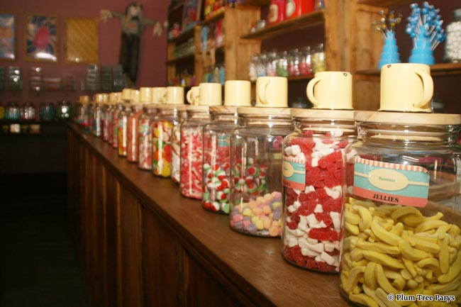 Plum Tree Parys Vintage Restaurant - Photo Gallery