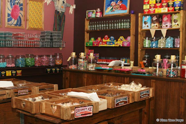 Plum Tree Parys Vintage Restaurant - Photo Gallery