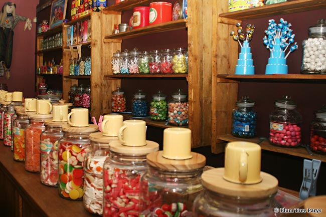 Plum Tree Parys Vintage Restaurant - Photo Gallery